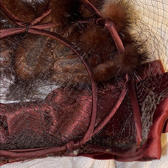 Mink/PillBox Type Hat with Netting Vintage - Picture 7 of 7